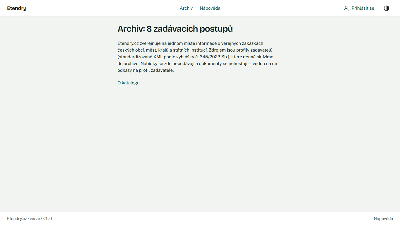 Úvodní stránka katalogu: nadpis s počtem zadávacích postupů v archivu, krátký popis webu a odkaz O katalogu